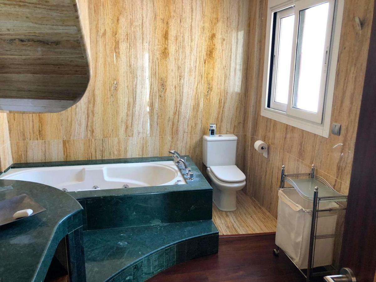 Atico-Duplex Primera Linea De Playa En El Centro De Estepona Eksteriør bilde