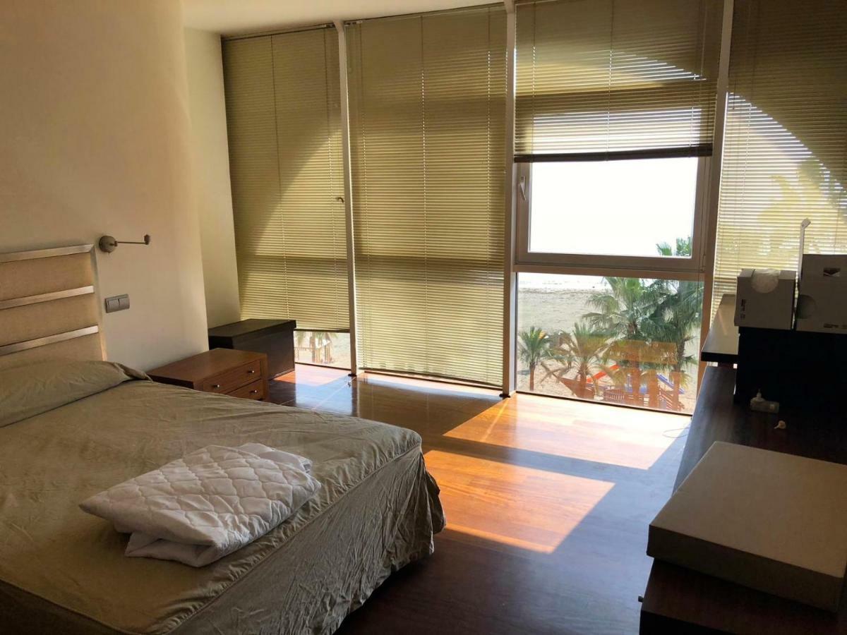 Atico-Duplex Primera Linea De Playa En El Centro De Estepona Eksteriør bilde